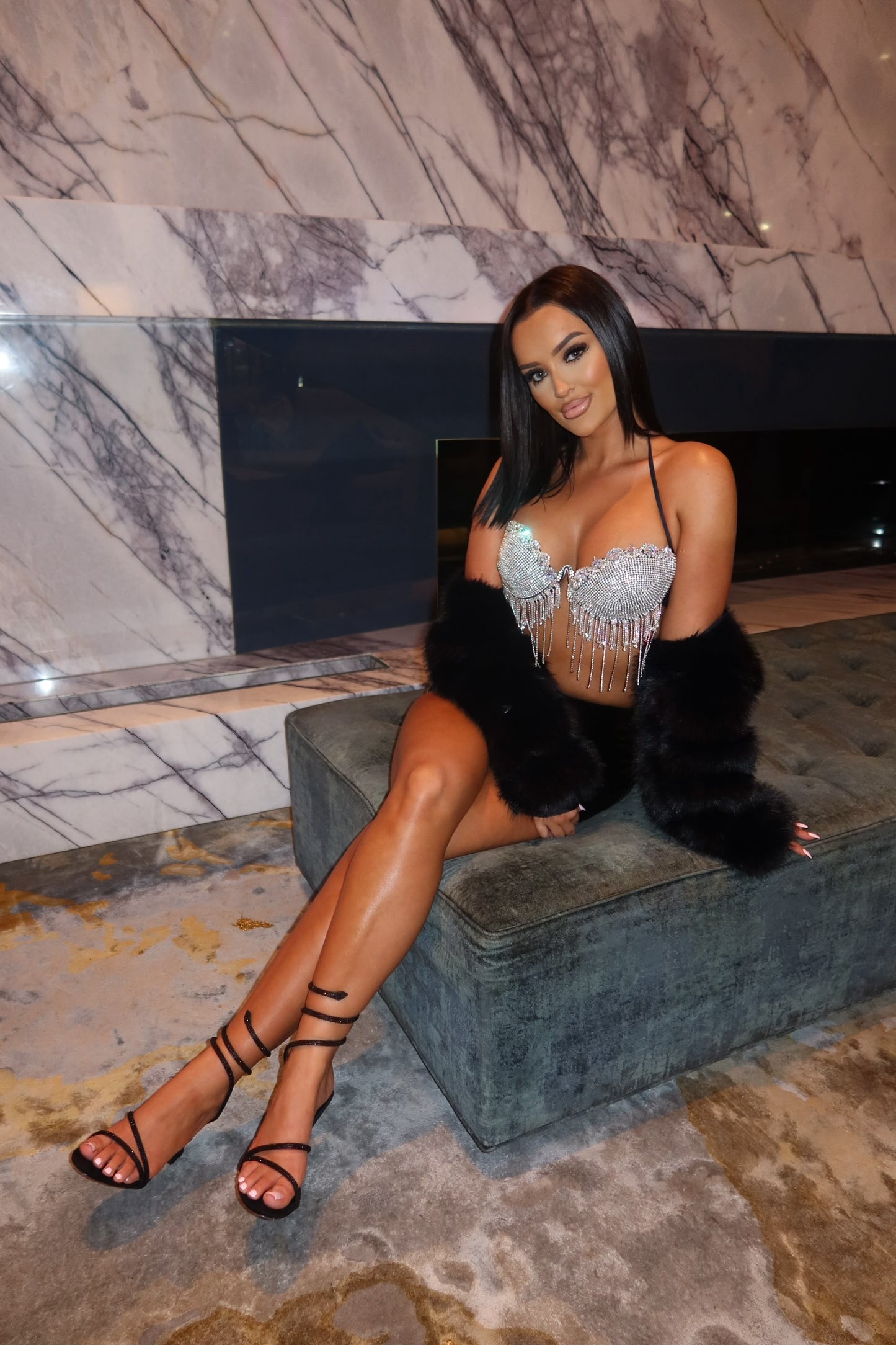 FAUX FUR SLEEVES